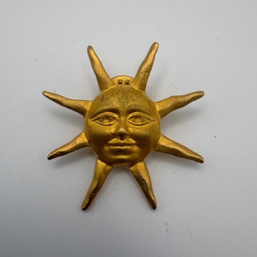 Vtg Gold Tone Celestial Sun Face Lapel Pin Sunburst Brooch Bohemian Whimsical